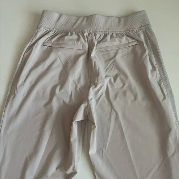 Athleta BROOKLYN MID RISE ANKLE PANT Beige Size 0 - Picture 5 of 12